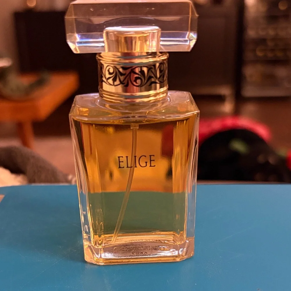 Mary Kay Elige Women's Fragrance - Gold and Black - Picture 2 of 3